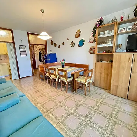 Spacious Beachside Flat With Terrace شقة بورتو سانتا مارغريتا دي كاورل