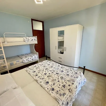 Apartament Spacious Beachside Flat With Terrace Porto Santa Margherita di Caorle