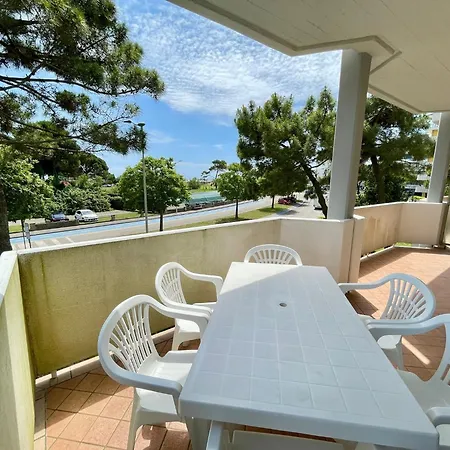 Spacious Beachside Flat With Terrace Porto Santa Margherita di Caorle