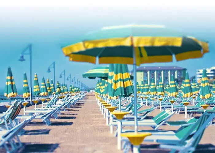 Spacious Beachside Flat With Terrace * Porto Santa Margherita di Caorle